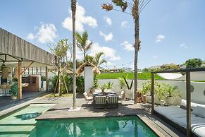 Fabulous 3BR Boho-chic Style, Umalas With Staff