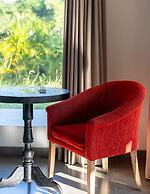 Colorful Private Villa 3 BR, Seminyak With Staff