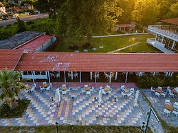 Olympios Zeus Hotel Bungalows