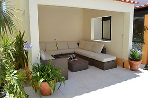 Sleeps22-garden-hottub-pool-barbecue-jacuzzi