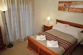 Sleeps22-garden-hottub-pool-barbecue-jacuzzi