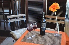 Sleeps22-garden-hottub-pool-barbecue-jacuzzi