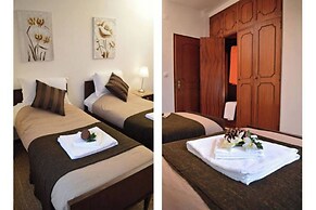 Sleeps22-garden-hottub-pool-barbecue-jacuzzi