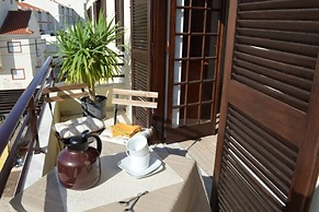 Sleeps22-garden-hottub-pool-barbecue-jacuzzi