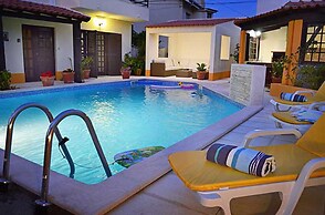 Sleeps22-garden-hottub-pool-barbecue-jacuzzi