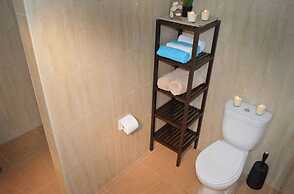 Sleeps22-garden-hottub-pool-barbecue-jacuzzi