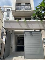 Smiley Apartment District 2