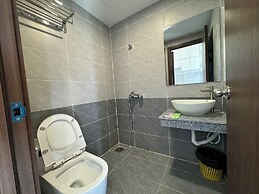 Smiley Apartment District 2