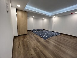 Smiley Apartment District 2