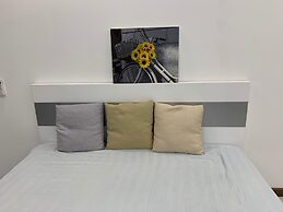 Smiley Apartment District 2