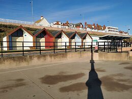 Captivatingly Stunning 2-bed Cabin in Bridlington