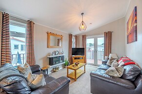 2 Bed Cabin - Sleeps 4 - Pets - 5 min to Beach