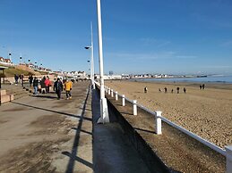 Captivatingly Stunning 2-bed Cabin in Bridlington