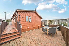 2 Bed Cabin - Sleeps 4 - Pets - 5 min to Beach