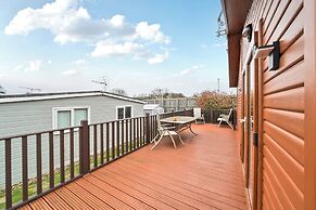 2 Bed Cabin - Sleeps 4 - Pets - 5 min to Beach
