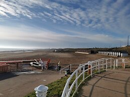 Captivatingly Stunning 2-bed Cabin in Bridlington