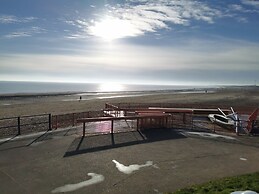 Captivatingly Stunning 2-bed Cabin in Bridlington