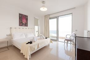 Blue Oasis Luxury Villa