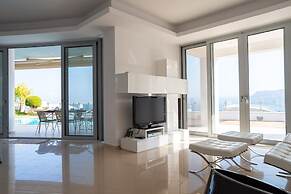 Blue Oasis Luxury Villa