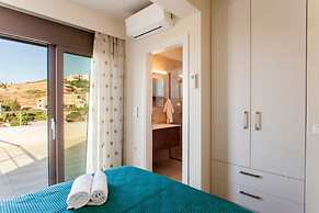 Luxurious Rikas Villa