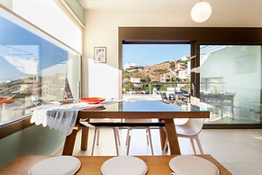 Luxurious Rikas Villa