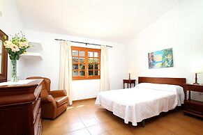 Villa - 4 Bedrooms with Pool and WiFi - 108763