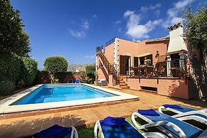 Villa - 4 Bedrooms with Pool and WiFi - 108763
