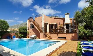Villa - 4 Bedrooms with Pool and WiFi - 108763