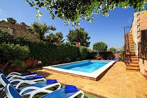 Villa - 4 Bedrooms with Pool and WiFi - 108763