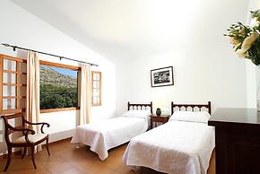 Villa - 4 Bedrooms with Pool and WiFi - 108763