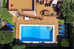 Villa - 4 Bedrooms with Pool and WiFi - 108763