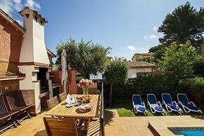 Villa - 4 Bedrooms with Pool and WiFi - 108763