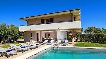 Villa - 4 Bedrooms with Pool and WiFi - 108746