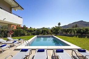 Villa - 4 Bedrooms with Pool and WiFi - 108746