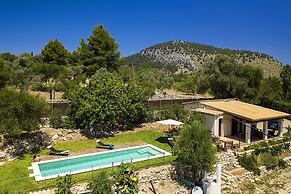 Villa - 1 Bedroom with Pool and WiFi - 108755