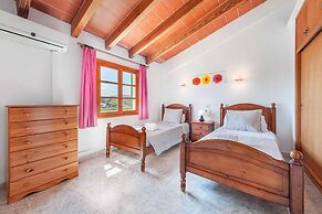 Villa - 5 Bedrooms with Pool and WiFi - 108761