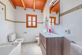 Villa - 5 Bedrooms with Pool and WiFi - 108761