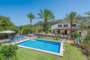 Villa - 4 Bedrooms with Pool and WiFi - 108751