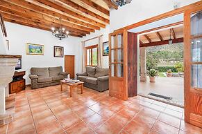 Villa - 4 Bedrooms with Pool and WiFi - 108751