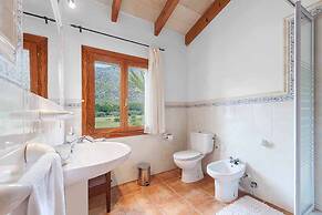 Villa - 4 Bedrooms with Pool and WiFi - 108751