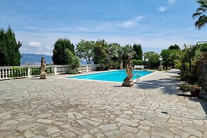 Paradiso Al Mare Shared Pool