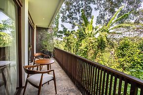 Luxury Jungle Villa, 3 BR, Ubud With Staff