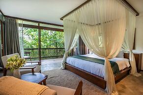 Luxury Jungle Villa, 3 BR, Ubud With Staff