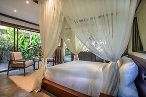 Luxury Jungle Villa, 3 BR, Ubud With Staff
