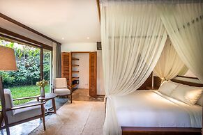 Luxury Jungle Villa, 3 BR, Ubud With Staff