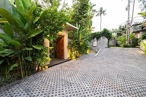 Astonishing Jungle Villa, 4 BR, Ubud With Staff