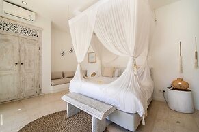 Magical Jungle Villa, 4 BR, Ubud With Staff