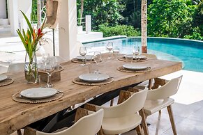 Magical Jungle Villa, 4 BR, Ubud With Staff