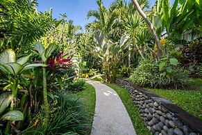 Magical Jungle Villa, 4 BR, Ubud With Staff