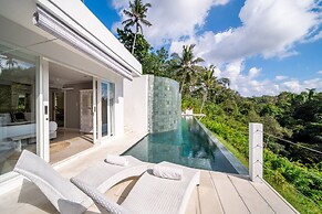 Magical Jungle Villa, 4 BR, Ubud With Staff
